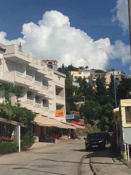 Apartments Kristic نيوم المظهر الخارجي الصورة